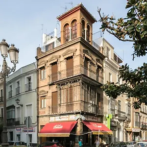 1 Dormitorio. Jesus Gran Poder 4. Plaza De La Gavidia Séville