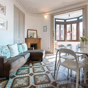 apartamento-modernista-para-grupos.catalonia-hotels.com/